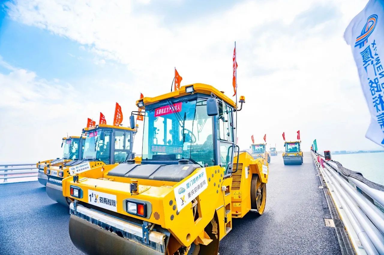 优德88数字化智能施工集群：：：开启桥面铺装智能新时代