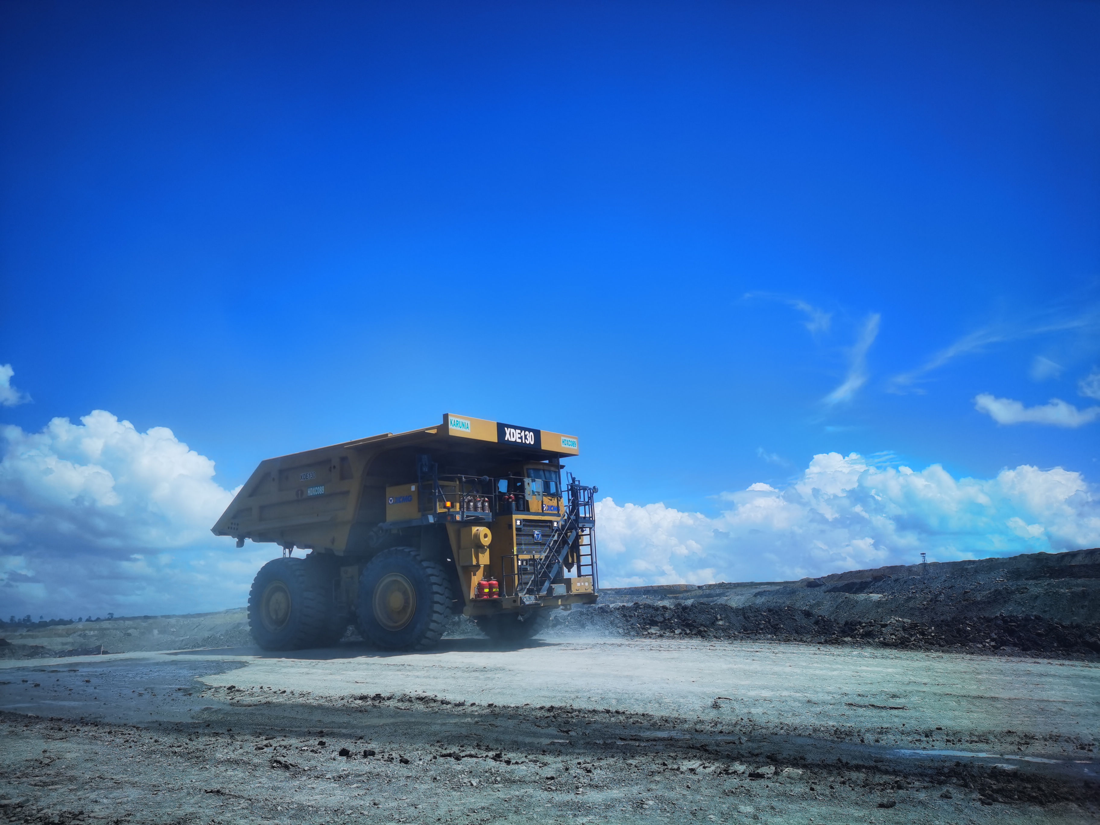 矿业报国，效率传奇！！！优德88矿山机械100台+扎根高原