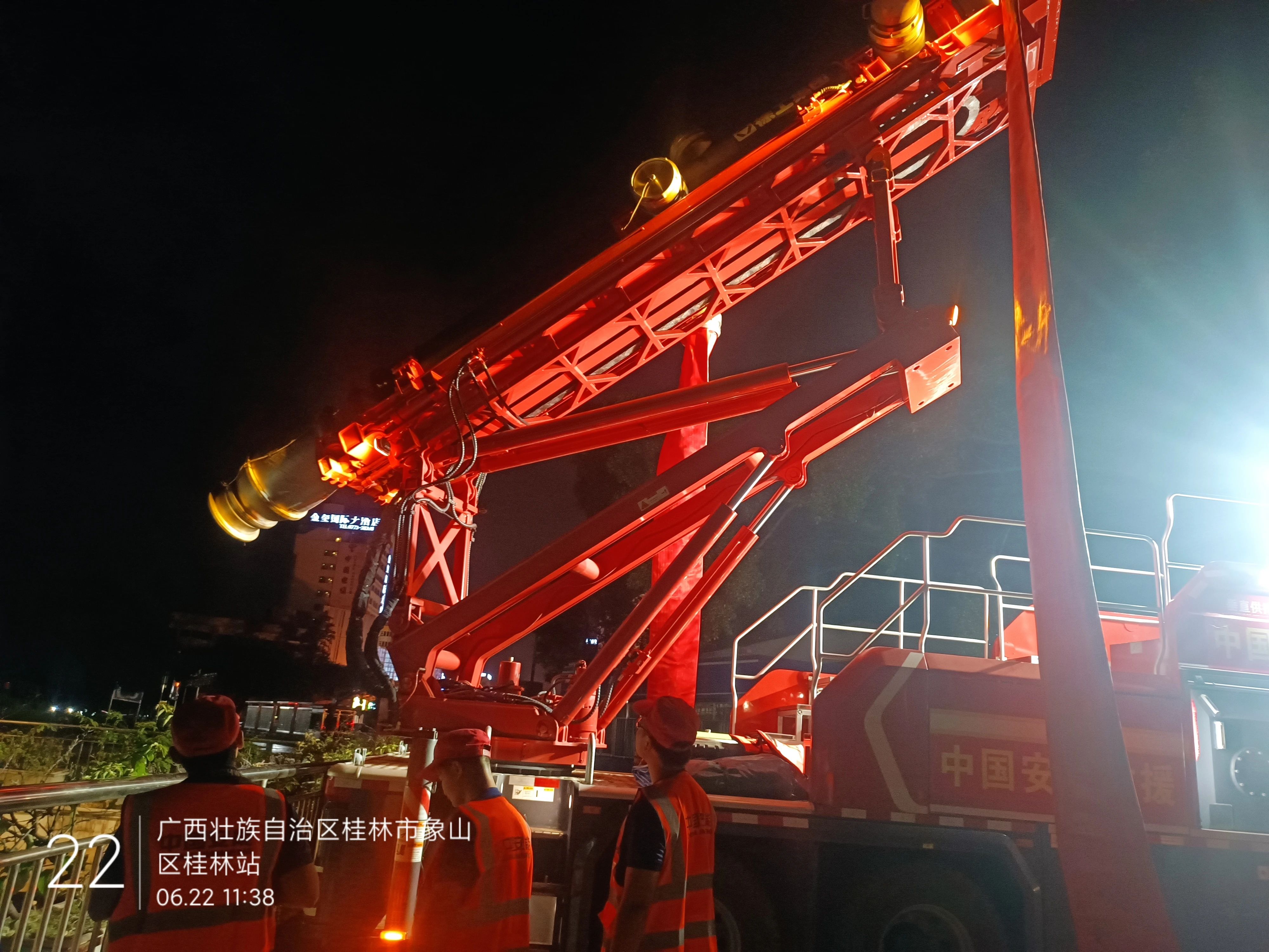 桂林洪水！！优德88多台排涝应急装备全力迎战!