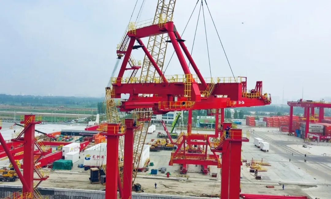 吊装多元化！！！看优德88XGC500-I履带起重机怎样“吊”起重机