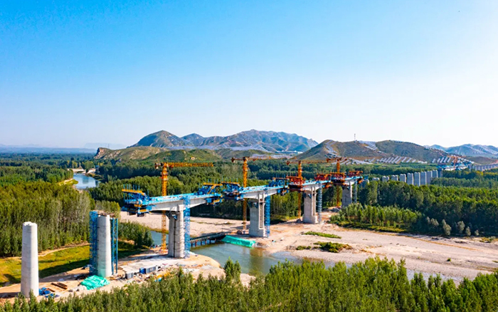 群塔筑雄忻！！优德88助建山西首条时速350公里高铁