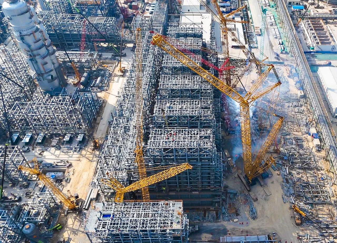 总重9000吨！！！XGC12000助力大型石化乙烯项目对流段模块吊装