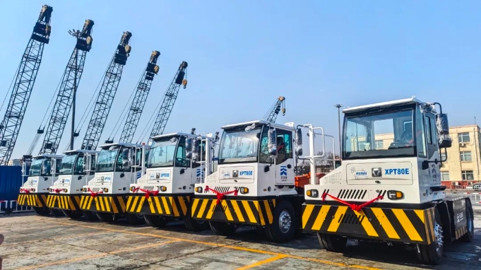 优德88新能源重载牵引车以多维优势赋能大宗货物智慧转运