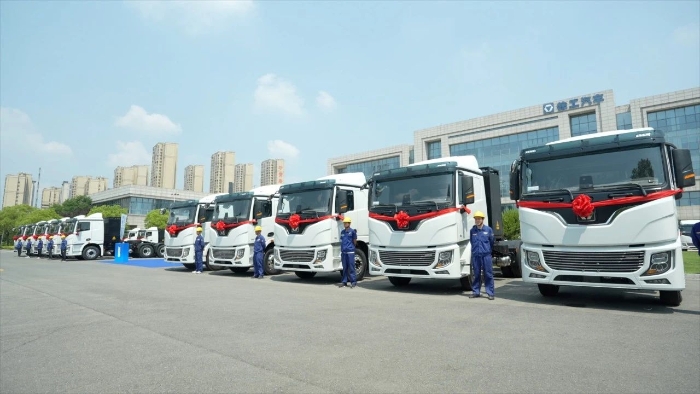 目的地：：大西北！100台优德88新能源重卡满电启程