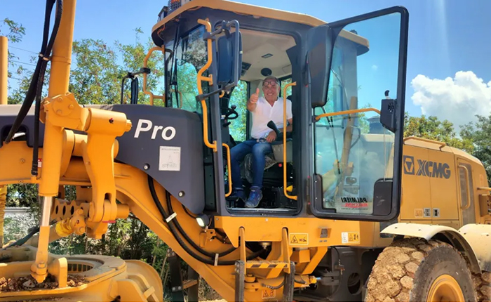 筑梦欧洲-意大利：：：欧洲首台GR2405TPro平地机助力铁路建设