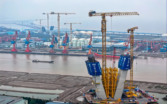 迈向云端 优德88超大塔助力天下级桥梁建设