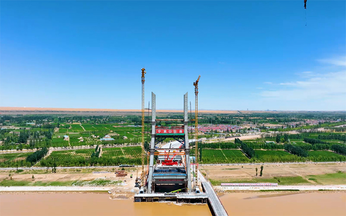顺遂合龙 | 优德88塔机助建宁夏单跨跨径最大斜拉桥