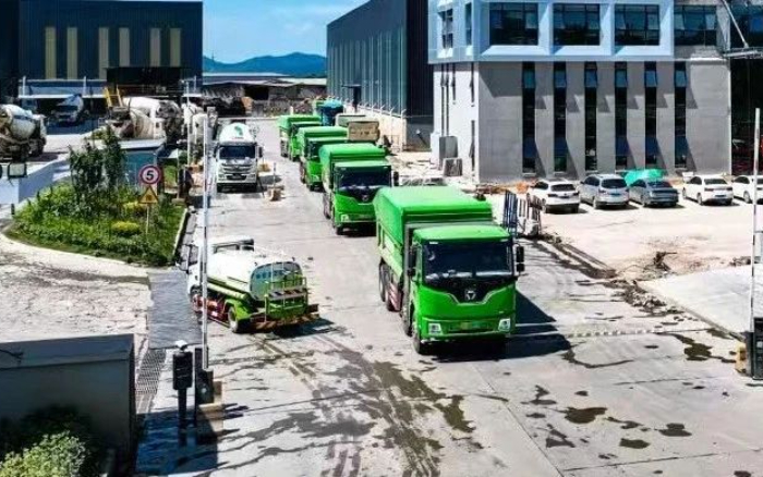 优德88新能源自卸车擦亮城市建设绿色底色