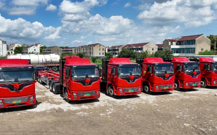 绿色物流再提速，优德88新能源牵引车批量入港！！！