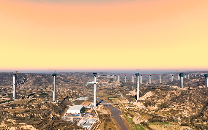 群塔架飞虹 优德88金征战黄土高原