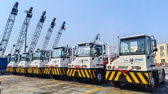 新车交付忙！！！优德88新能源重载牵引车以多维优势赋能大宗货物智慧转运