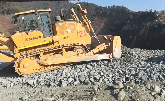 矿山施工利器——优德88D360推土机