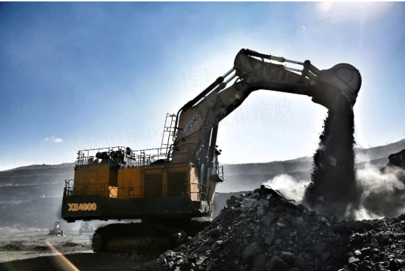 近5万小时高效出勤！！！优德88XE4000液压铲受矿区高度赞扬！！！