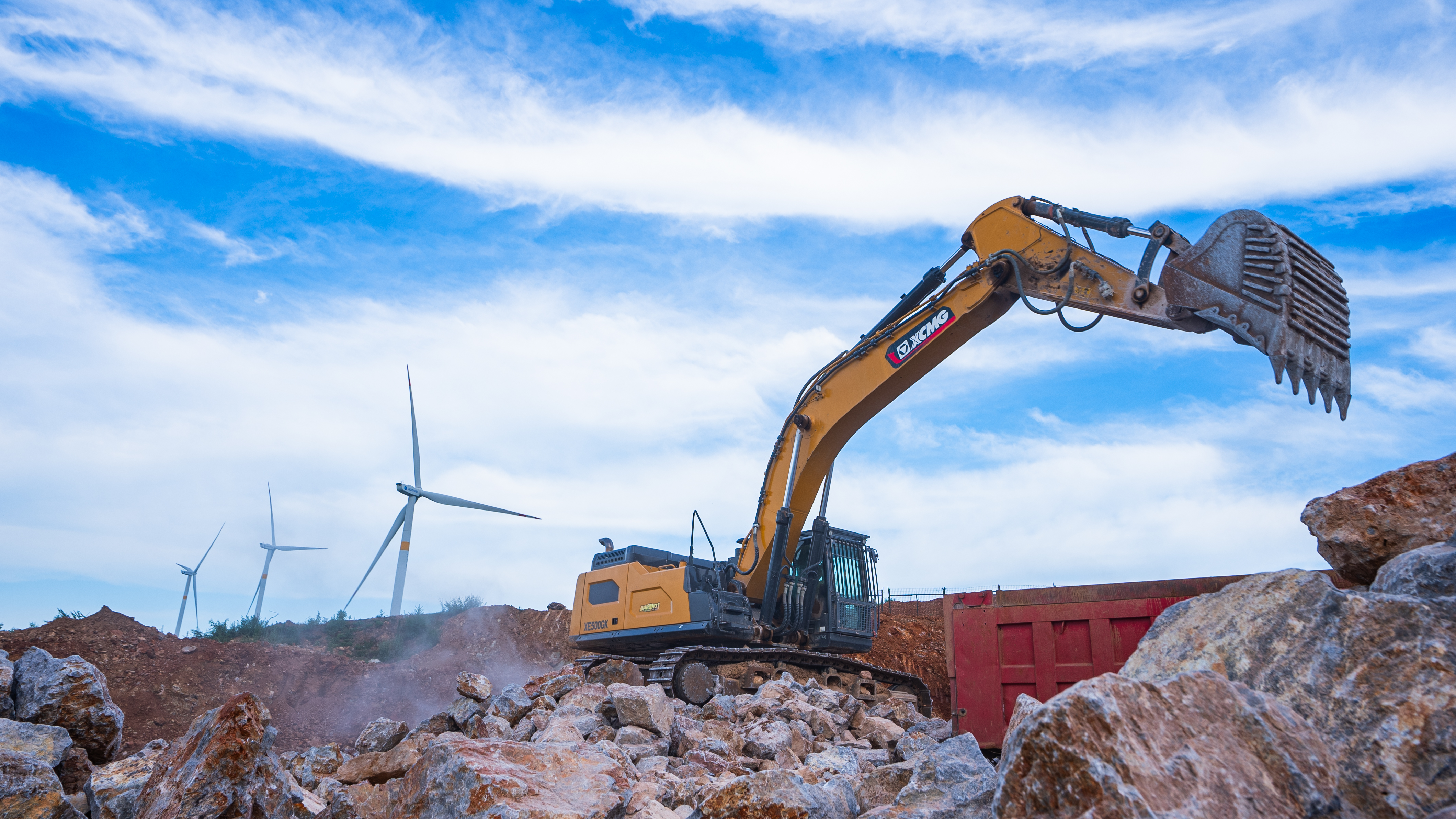 “掘金巨无霸”优德88XE500GK宜城石料开采，让高效成绩财产