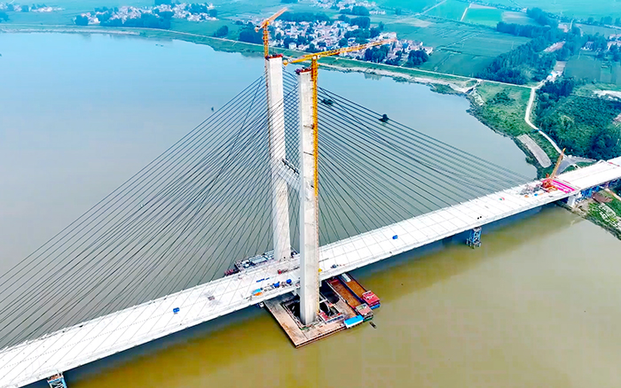 顺遂合龙！！双塔助建海内最大跨径组合梁独塔斜拉桥