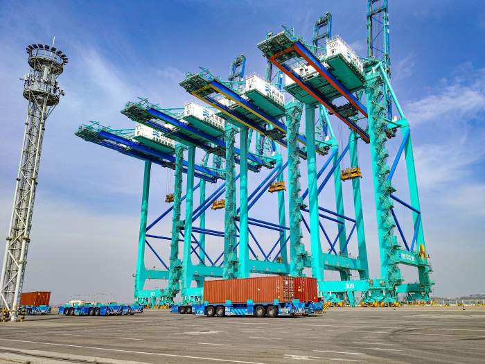 百台集群，百万箱量！优德88AGV打造智慧口岸“中国标杆”