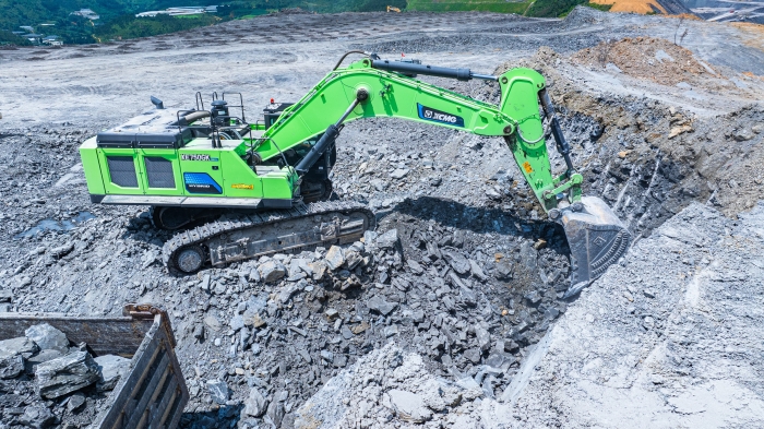 【优德88金?矿山开采】“重装战神”XE750GK HEV进军云南露天磷矿