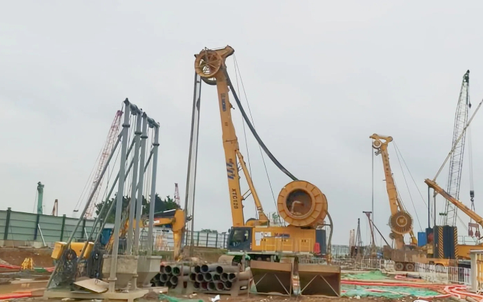 优德88 XTC120 双轮铣，攻克机场隧道重大地质！！！