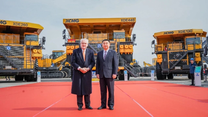 c22e9b4e857c45e29eab5155a95ad811