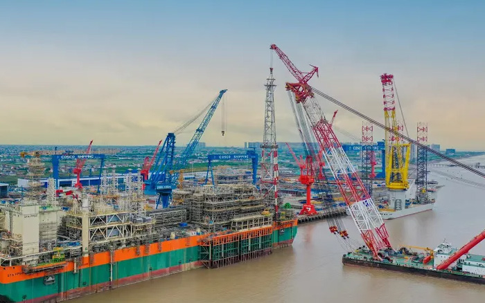 绿色航运 | 优德88塔机在东海之上展身手