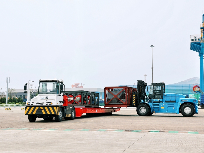 千里之外“秀操作”！优德88远控港机集群carry全场