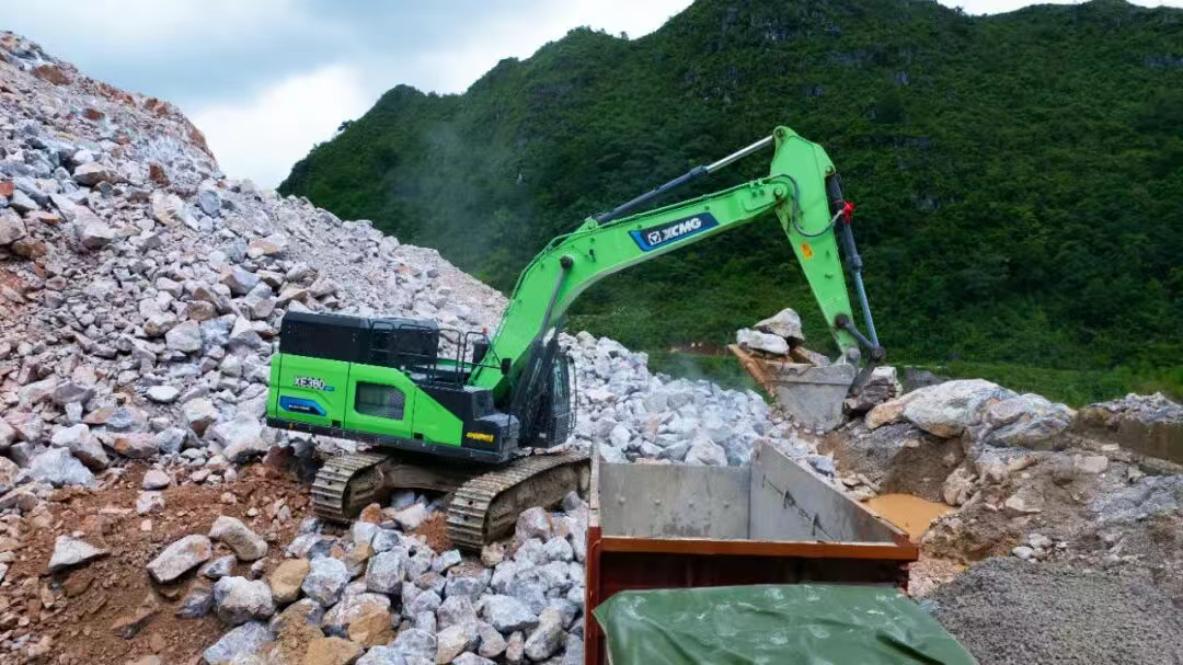 广西“石料大户”亲测：：优德88XE380EV电挖，年省六七成！！！